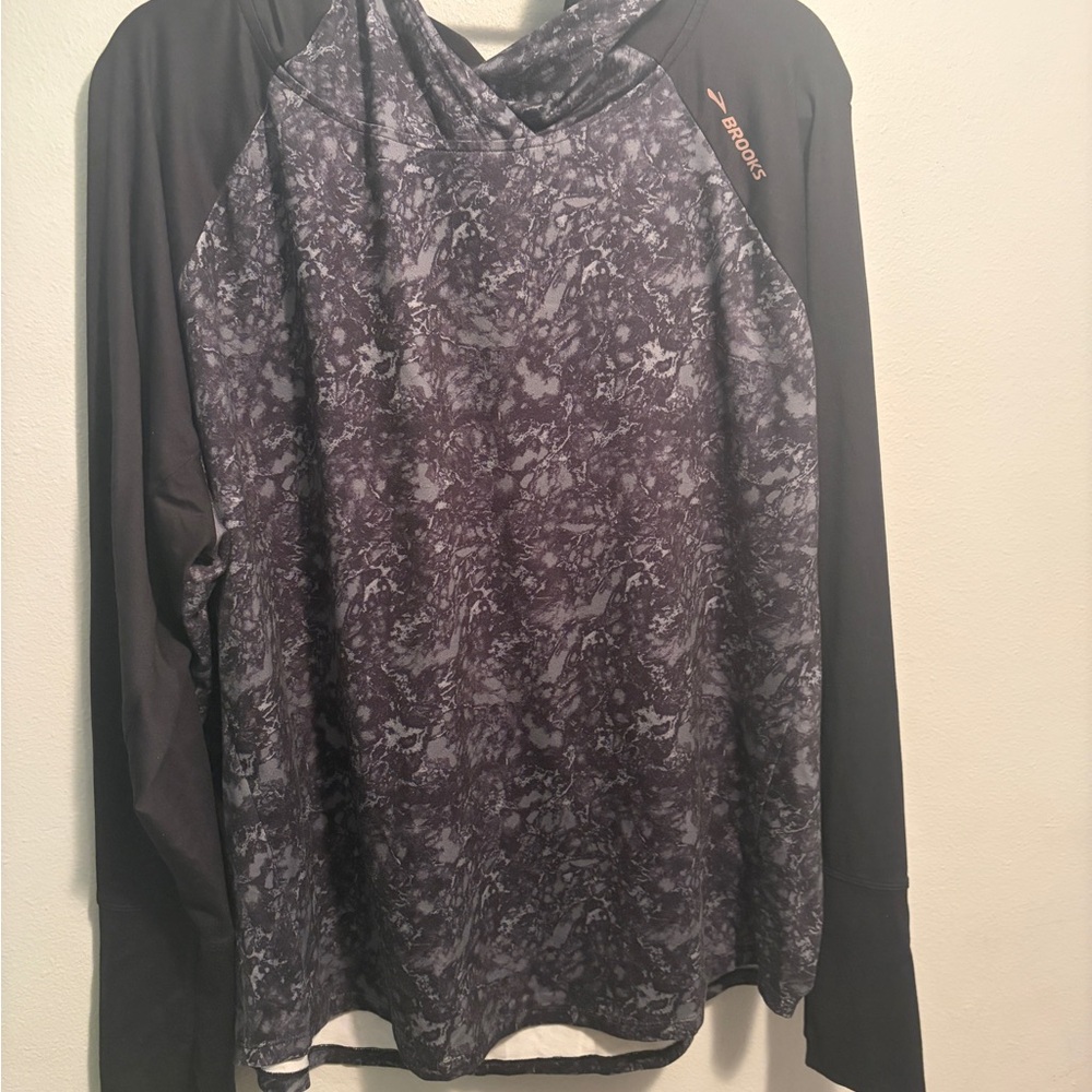 Women’s Brooks Black and Gray Patterned Hoodie lightweight pullover